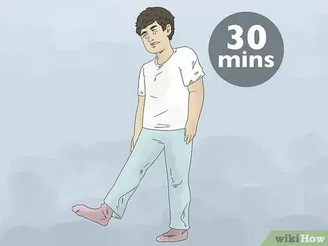 Imagen titulada Pretend to Sleepwalk Step 8