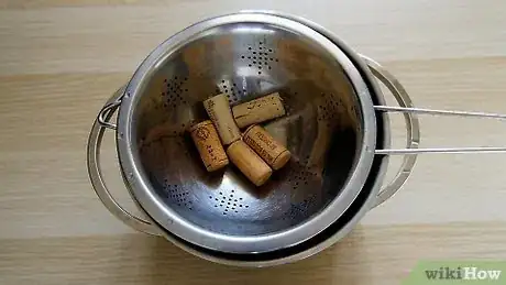 Imagen titulada Cut Corks Step 1