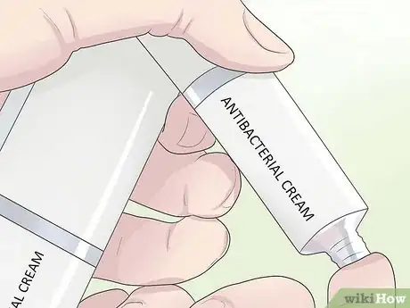 Imagen titulada Clean Navel Piercings Step 13