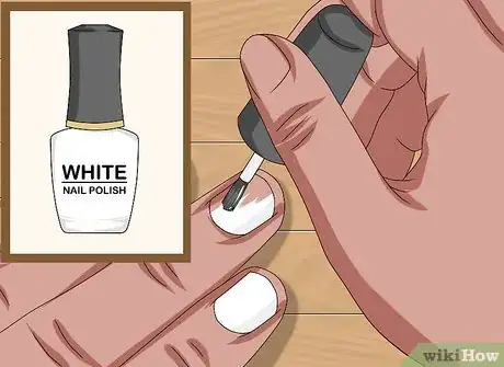 Imagen titulada Make Holographic Nails Step 2