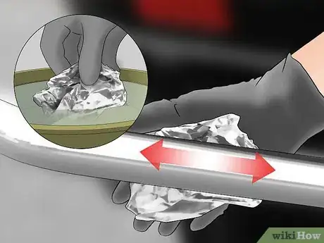 Imagen titulada Clean Chrome and Remove Rust Without Expensive Cleaners Step 8