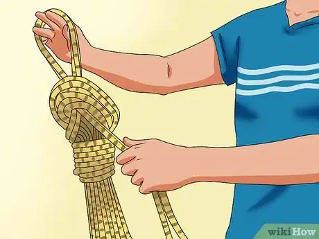 Imagen titulada Coil a Climbing Rope Step 12