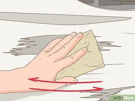 Imagen titulada Touch up Scratches on Your Car Step 4