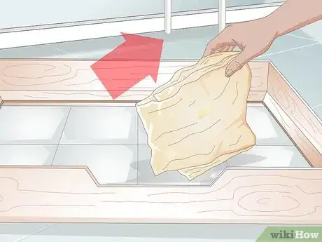 Imagen titulada Keep a Whelping Box Clean Step 8