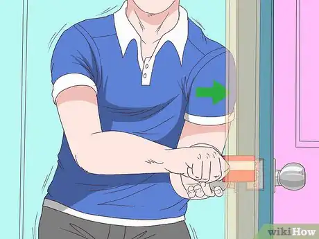 Imagen titulada Open a Door with a Credit Card Step 4
