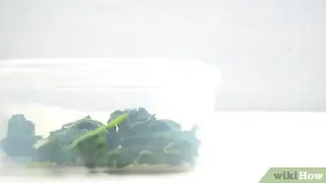 Imagen titulada Blanch Spinach Step 15