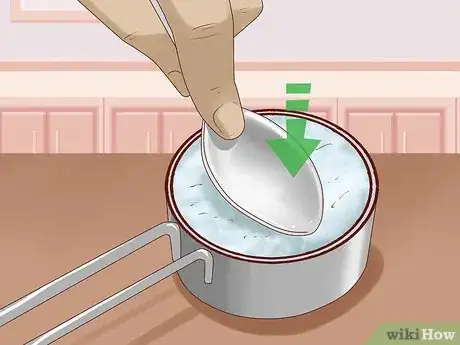 Imagen titulada Use Measuring Spoons and Cups Step 5.jpeg