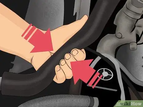 Imagen titulada Change a Car Radiator Step 2