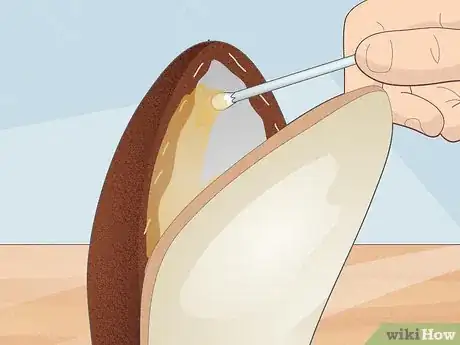 Imagen titulada Repair a Shoe Sole Step 9