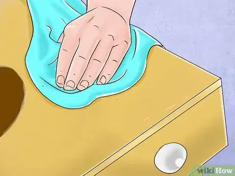 Imagen titulada Paint Cornhole Boards Step 4