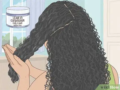 Imagen titulada Define Curly Hair Step 13