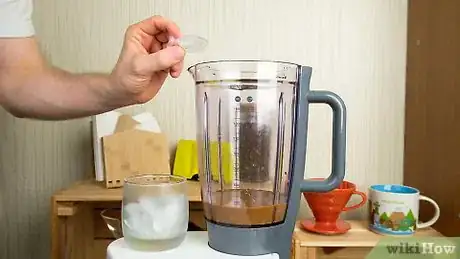 Imagen titulada Make a Frappuccino Step 5