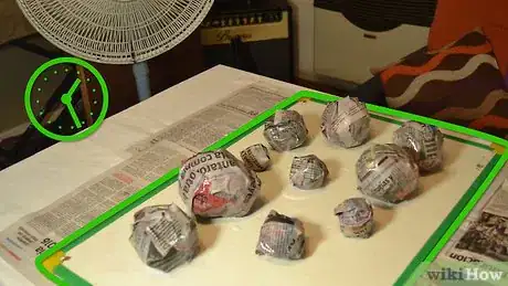 Imagen titulada Make Papier Mâché Planets Step 8