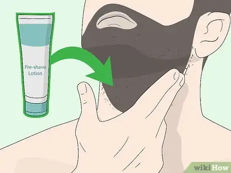 Imagen titulada Shave Your Neck Step 11
