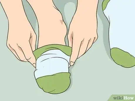 Imagen titulada Soak an Ingrown Toenail Step 8
