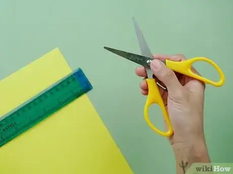 Imagen titulada Cut a Straight Line Step 11