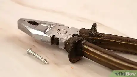 Imagen titulada Open a Wine Bottle Without a Corkscrew Step 13