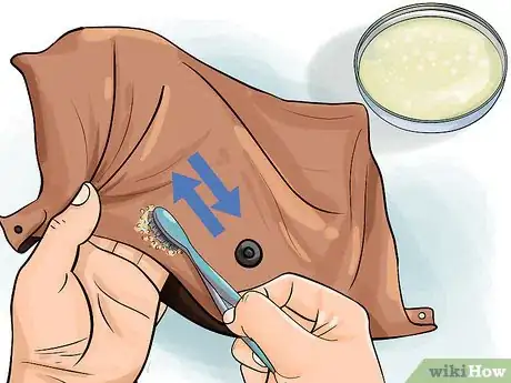 Imagen titulada Clean a Nylon Purse Step 2