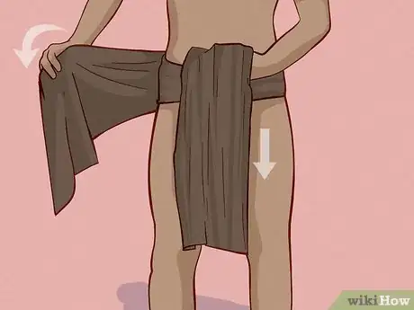 Imagen titulada Put on a Loincloth Step 7