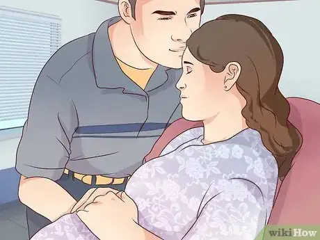 Imagen titulada Help Your Wife Through Labor Step 5