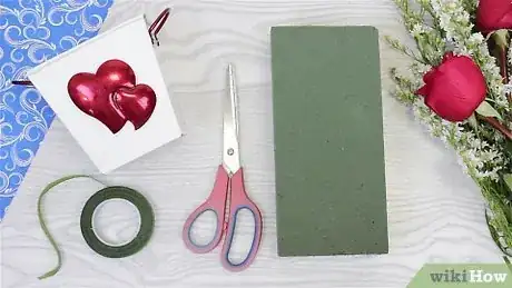 Imagen titulada Arrange Flowers Step 6