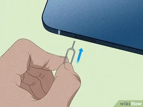 Imagen titulada Put a SIM Card Into an iPhone Step 5