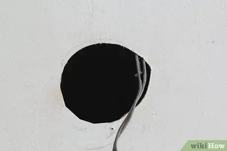 Imagen titulada Install Recessed Lighting Step 8