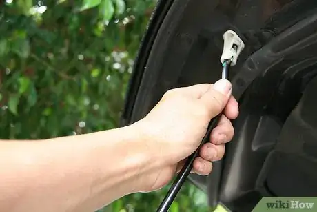 Imagen titulada Remove Car Battery Terminals Step 20