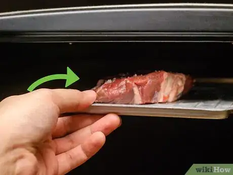 Imagen titulada Cook Chuck Steak Step 7