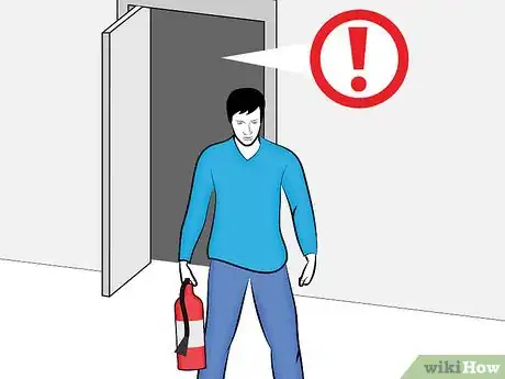 Imagen titulada Use a Fire Extinguisher Step 2