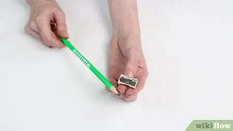 Imagen titulada Sharpen Your Pencil at School Without a Sharpener Step 16