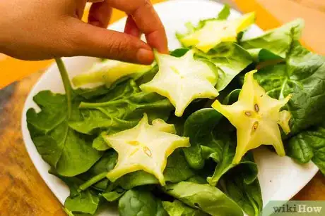 Imagen titulada Eat a Star Fruit Step 6