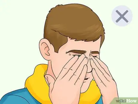 Imagen titulada Get Pepper Spray Out of Eyes Step 2