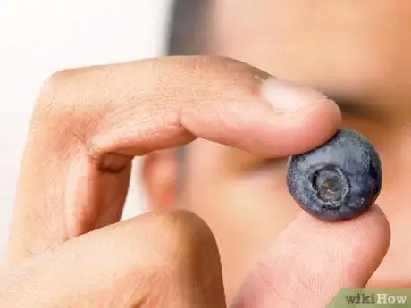 Imagen titulada Eat Blueberries Step 4
