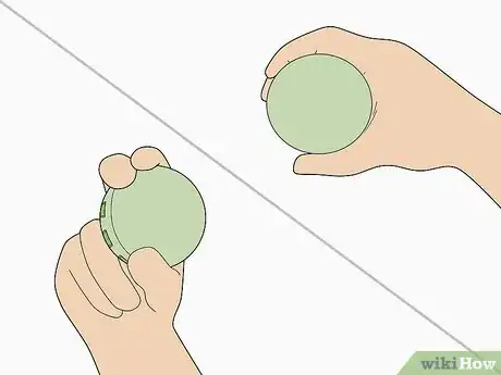 Imagen titulada Throw Wiffle Ball Pitches Step 1