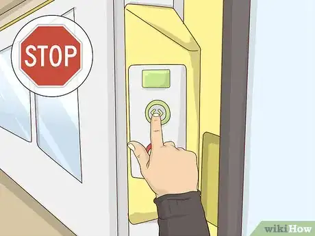 Imagen titulada Open Train Doors Step 3
