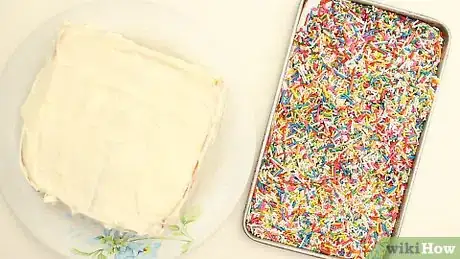 Imagen titulada Put Sprinkles on the Side of a Cake Step 5