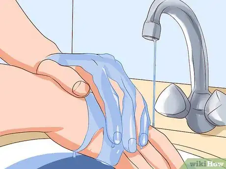 Imagen titulada Remove a Staple from Your Hand Step 1
