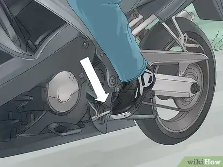 Imagen titulada Brake Properly on a Motorcycle Step 6