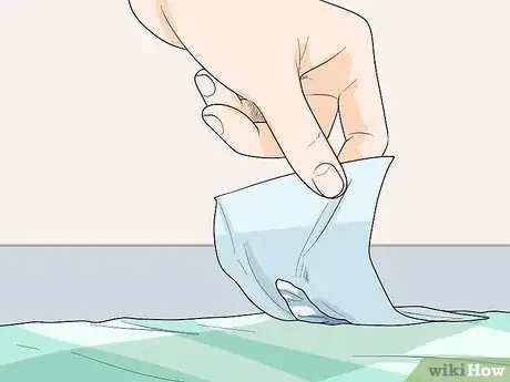 Imagen titulada Remove Hot Glue Step 14