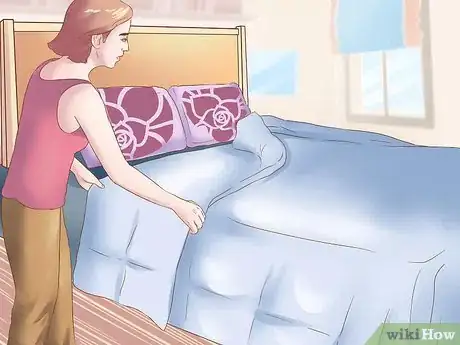 Imagen titulada Make up a Bed Neatly Step 14