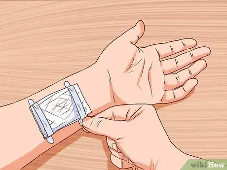 Imagen titulada Improvise a Small Bandage Step 6