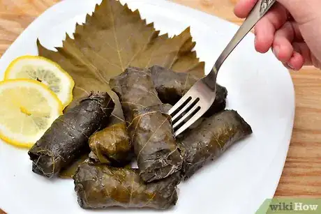 Imagen titulada Make Dolma (Grape Leaves Roll) Step 5