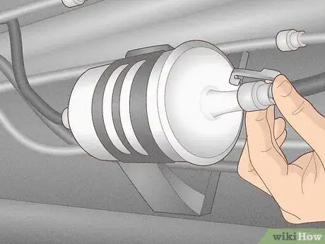 Imagen titulada Change a Fuel Filter Step 16