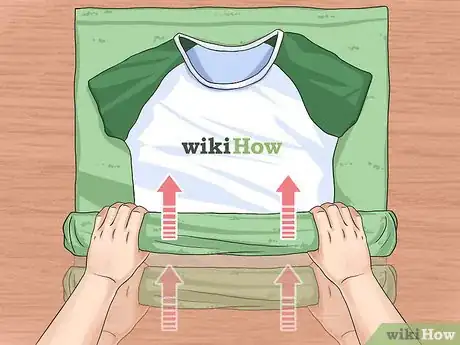 Imagen titulada Stretch Clothes Step 4