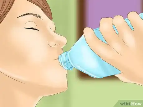 Imagen titulada Deal with a Dry Throat Step 6