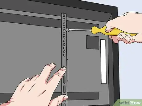 Imagen titulada Hang a TV on a Wall Step 10