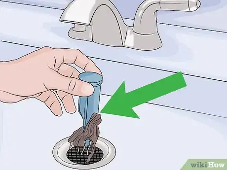 Imagen titulada Clean a Bathroom Sink Drain Step 1