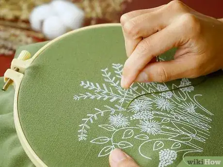 Imagen titulada Embroider by Hand Step 13