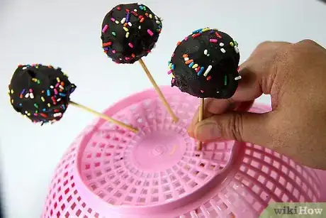 Imagen titulada Make a Cake Pop Holder Step 15